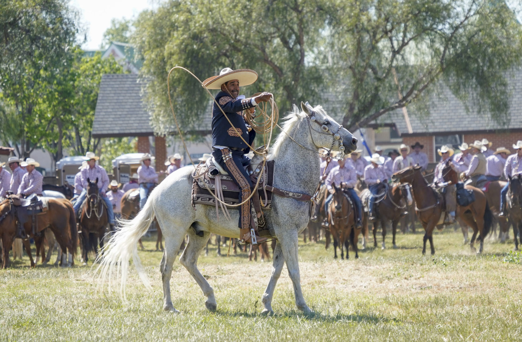 050419 Rancheros Vistidores 17.jpg